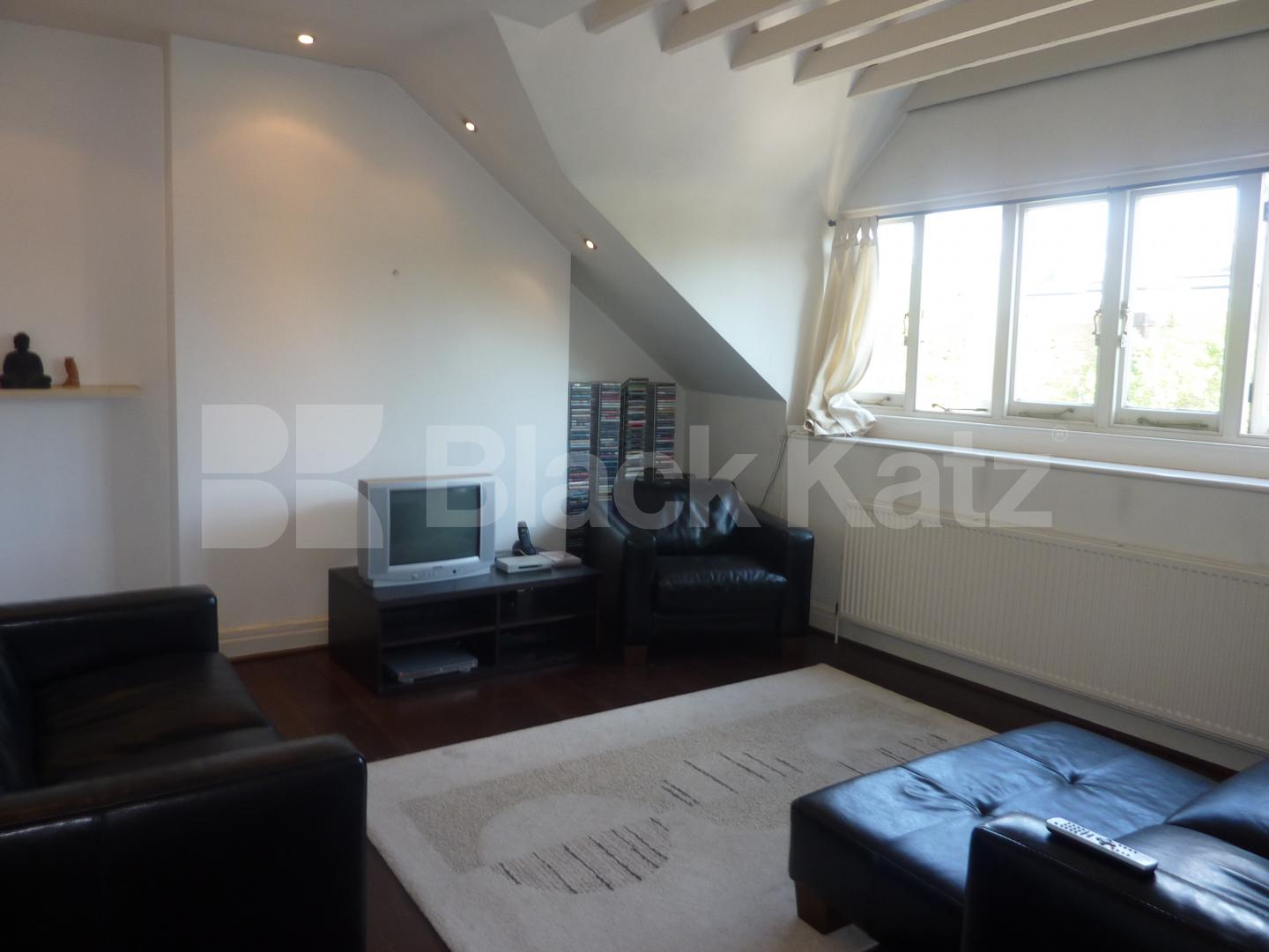 			MINS TO PRIMROSE HILL!!, 1 Bedroom, 1 bath, 1 reception Flat			 Elsworthy Road, PRIMROSE HILL